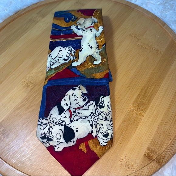 Tie Rack DISNEY 101 Dalmatians England Themed 100% Silk Neck Tie Made in Italy - Picture 1 of 5